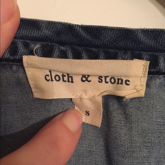 Cloth And Stone Chambray Short Sleeve Top - Picture 3 of 4